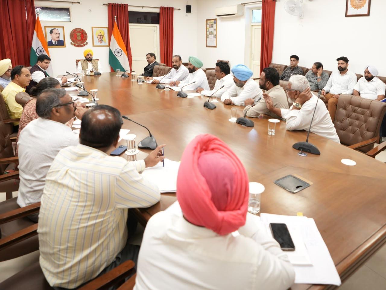 ਪੱਲੇਦਾਰਾਂ ਦੀ CM ਨਾਲ ਮੀਟਿੰਗ, 3 ਅਕਤੂਬਰ ਤੱਕ ਸਮਾਂ