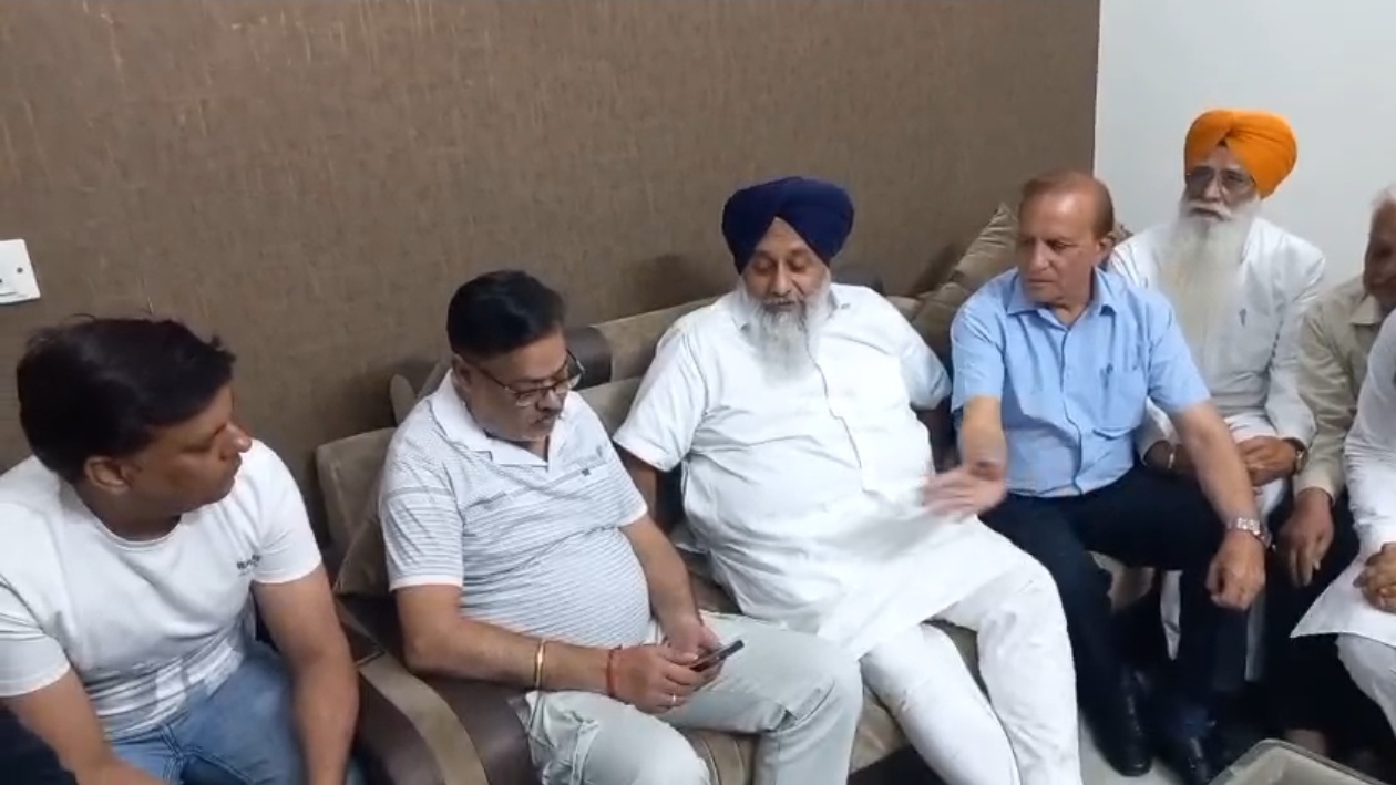 ਵ੍ਰਿੰਦਾਵਨ ਕਿਸ਼ਤੀ ਹਾਦਸਾ: ਪੀੜਤ ਪਰਿਵਾਰਾਂ ਦਾ ਦੁੱਖ ਵੰਡਾਉਣ ਜਗਰਾਉਂ ਪਹੁੰਚੇ ਸੁਖਬੀਰ ਸਿੰਘ ਬਾਦਲ