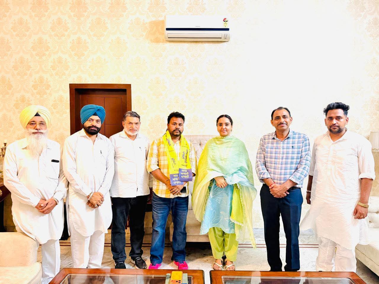ਵਿੱਚ ਅਕਾਲੀ ਦਲ ਨੂੰ ਝਟਕਾ, ਵਾਰਡ ਨੰਬਰ 44 ਦੇ ਕੌਂਸਲਰ ਮਤਵਾਲ ਸਿੰਘ ਆਮ ਆਦਮੀ ਪਾਰਟੀ ਵਿੱਚ ਸ਼ਾਮਲ