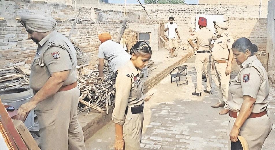 ਸਿੱਧਵਾਂ ਬੇਟ ਵਿੱਚ ਵਿਸ਼ੇਸ਼ ਚੈਕਿੰਗ, ਪੁਲਿਸ ਮੁਤਾਬਕ 6 ਵਿਅਕਤੀਆਂ ਖ਼ਿਲਾਫ਼ ਕਾਰਵਾਈ
