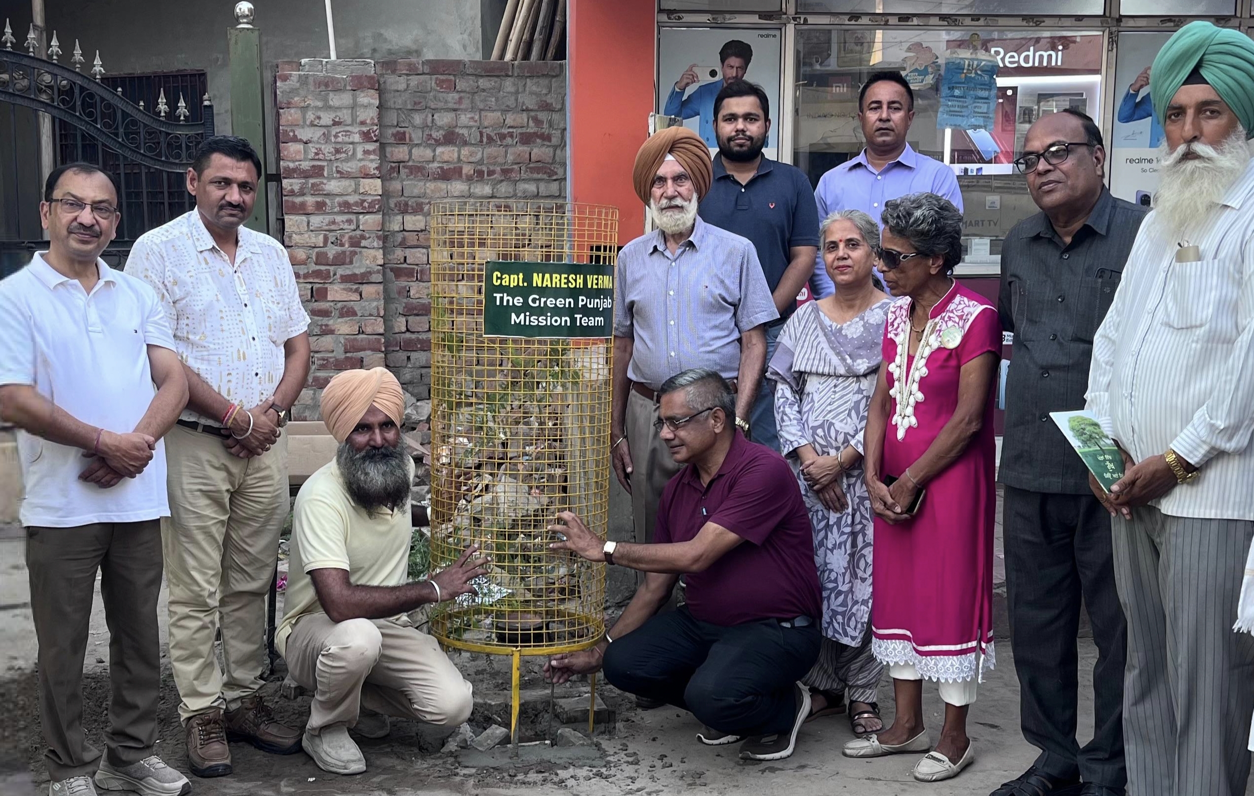 ਕੈਪਟਨ ਨਰੇਸ਼ ਵਰਮਾ ਨੇ ਜਨਮਦਿਨ ਮੌਕੇ ਬੂਟੇ ਲਗਾ ਕੇ ਦਿੱਤਾ ਵਾਤਾਵਰਨ ਸੰਭਾਲ ਦਾ ਸੰਦੇਸ਼