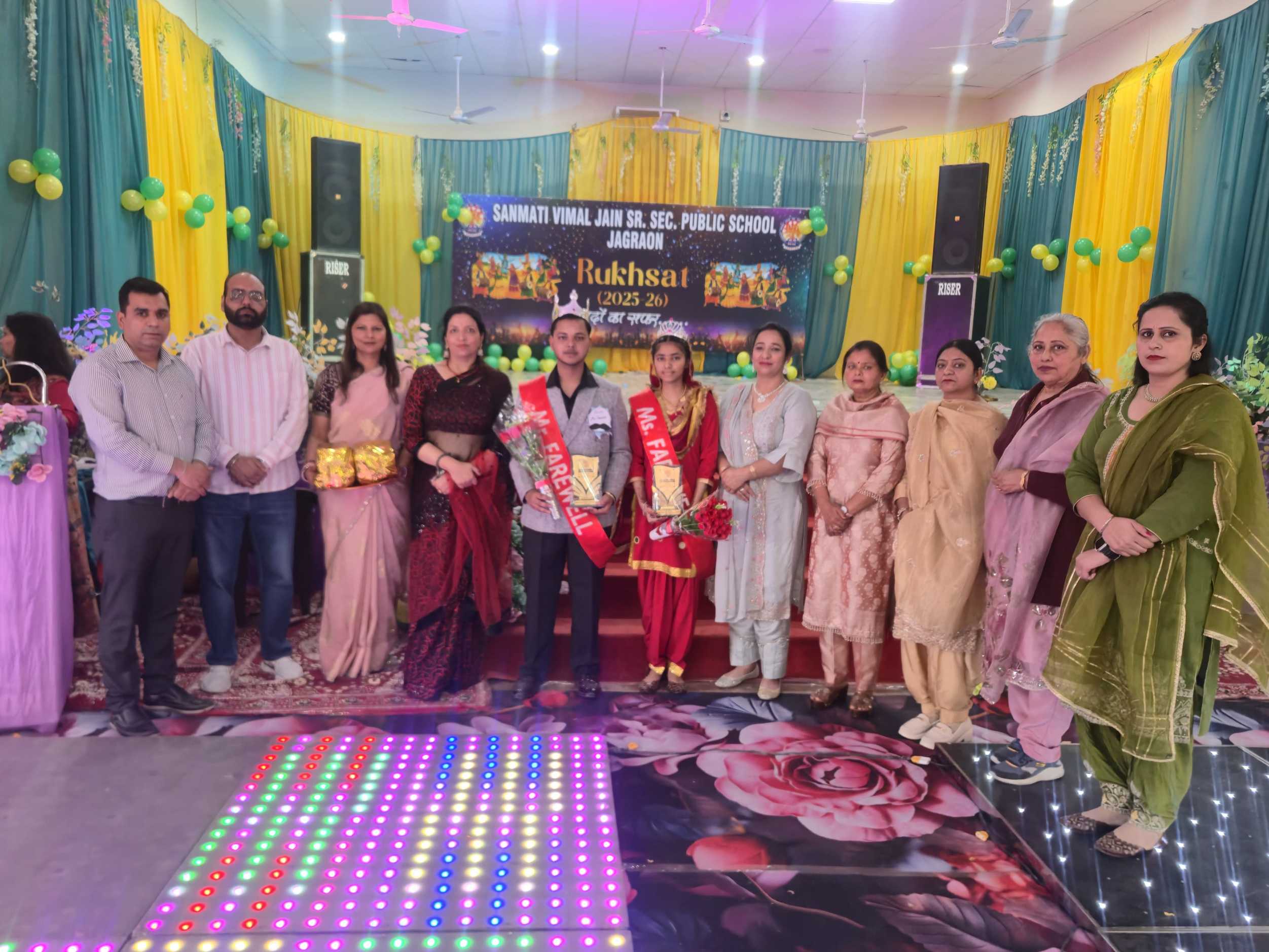 सन्मति विमल जैन स्कूल में 'रुखसत': हरसिमरन बनीं मिस फेयरवेल, नवदीप मिस्टर फेयरवेल